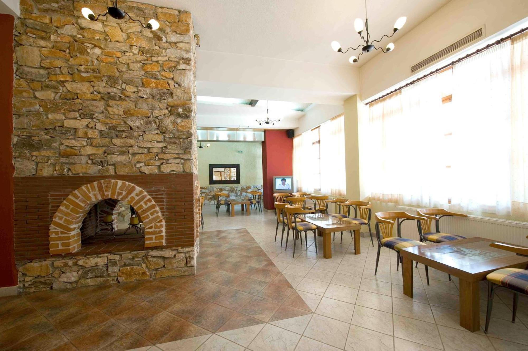Lydia Hotel Krinidhes Exterior photo